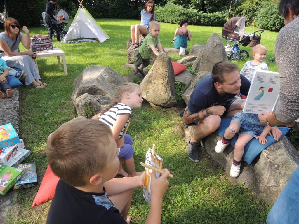 Letničky z knihovny kvetou vám v ústrety